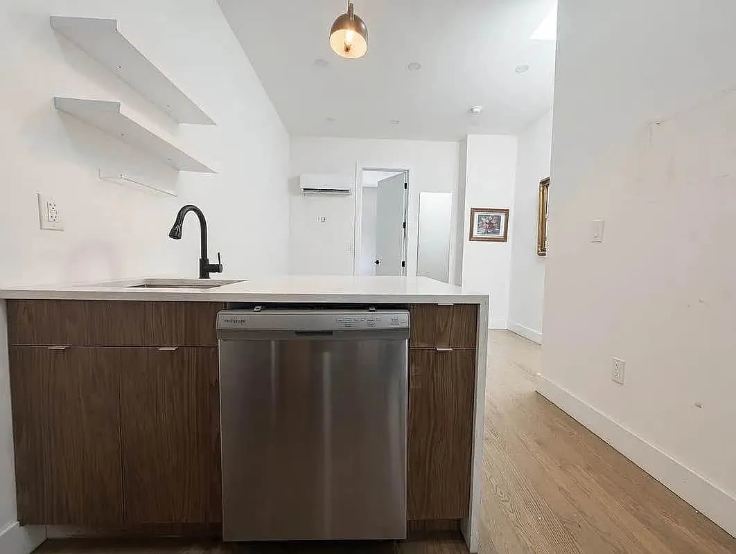 119 Boerum Street 2R