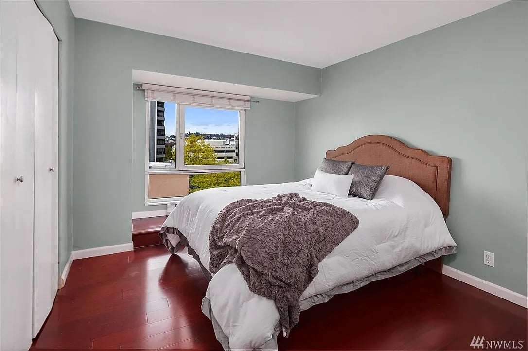 121 Vine St #605