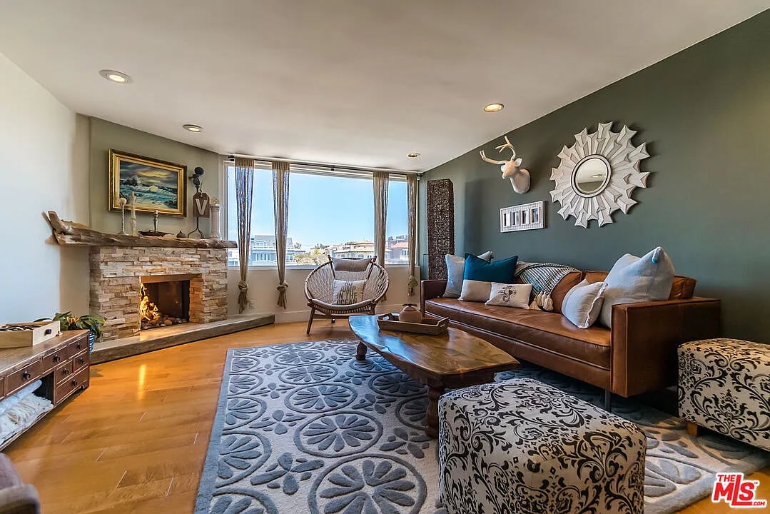 33 E Privateer St #3