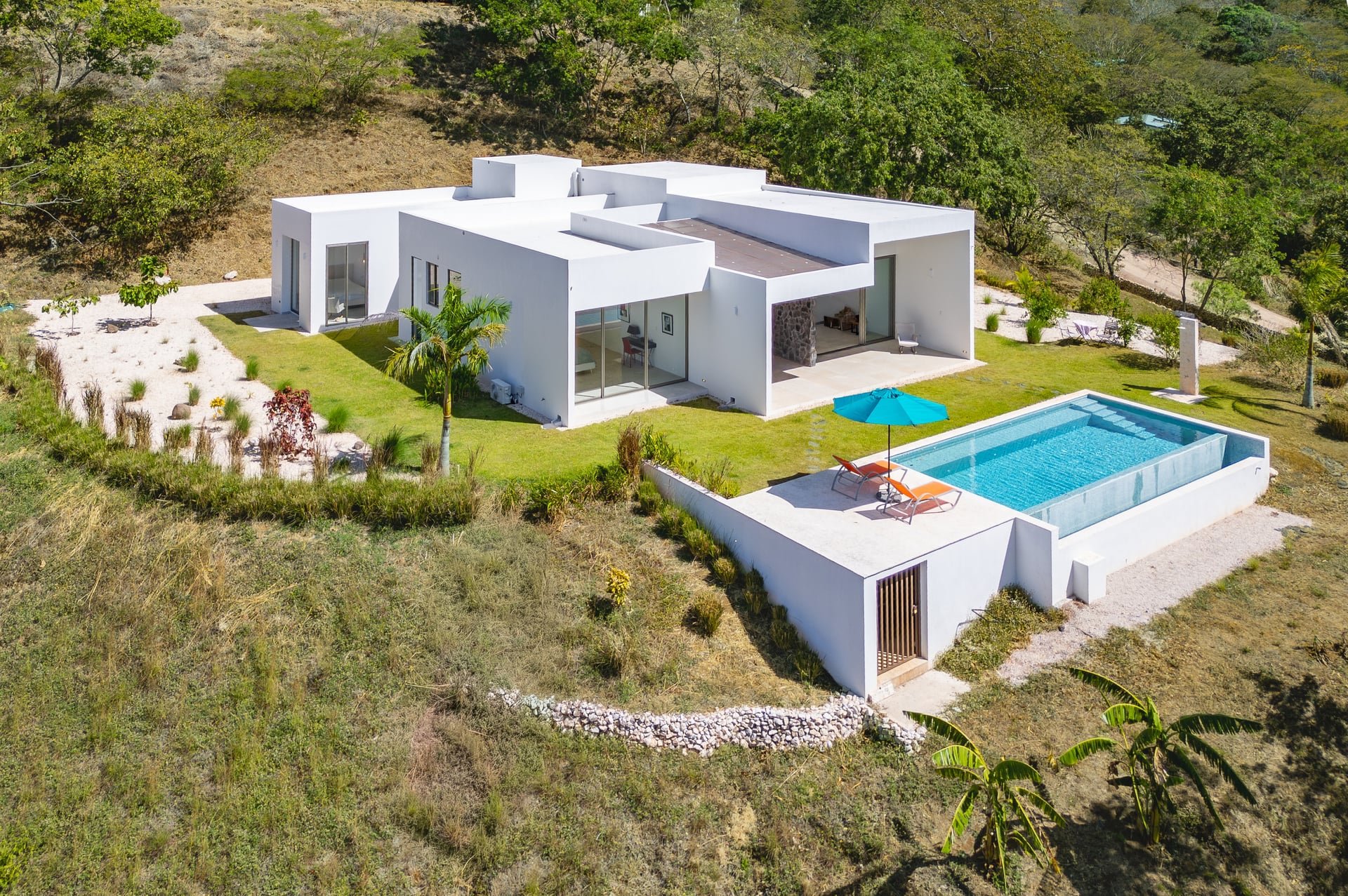 Finca Hermosa | Modern 3BR Luxury Villa with Infinity Pool in Exclusive Finca Panama Community