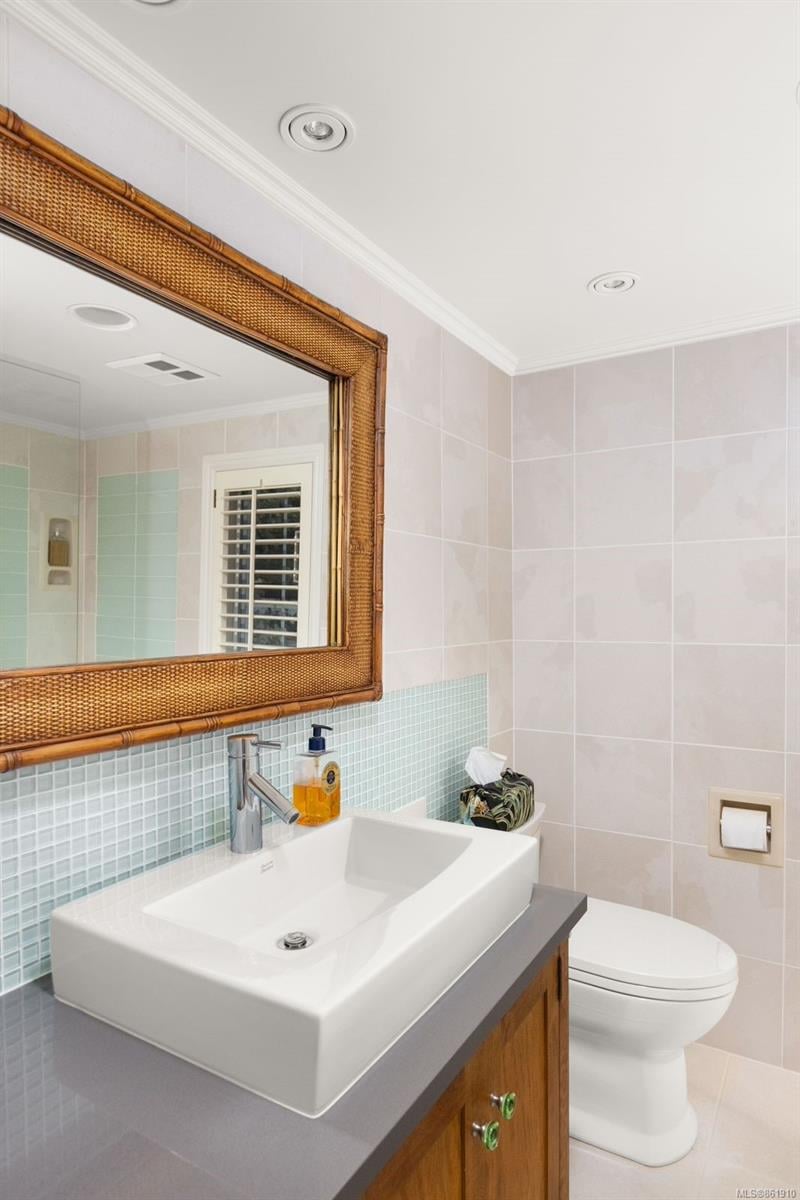 4349 Kingscote Rd, Cobble Hill