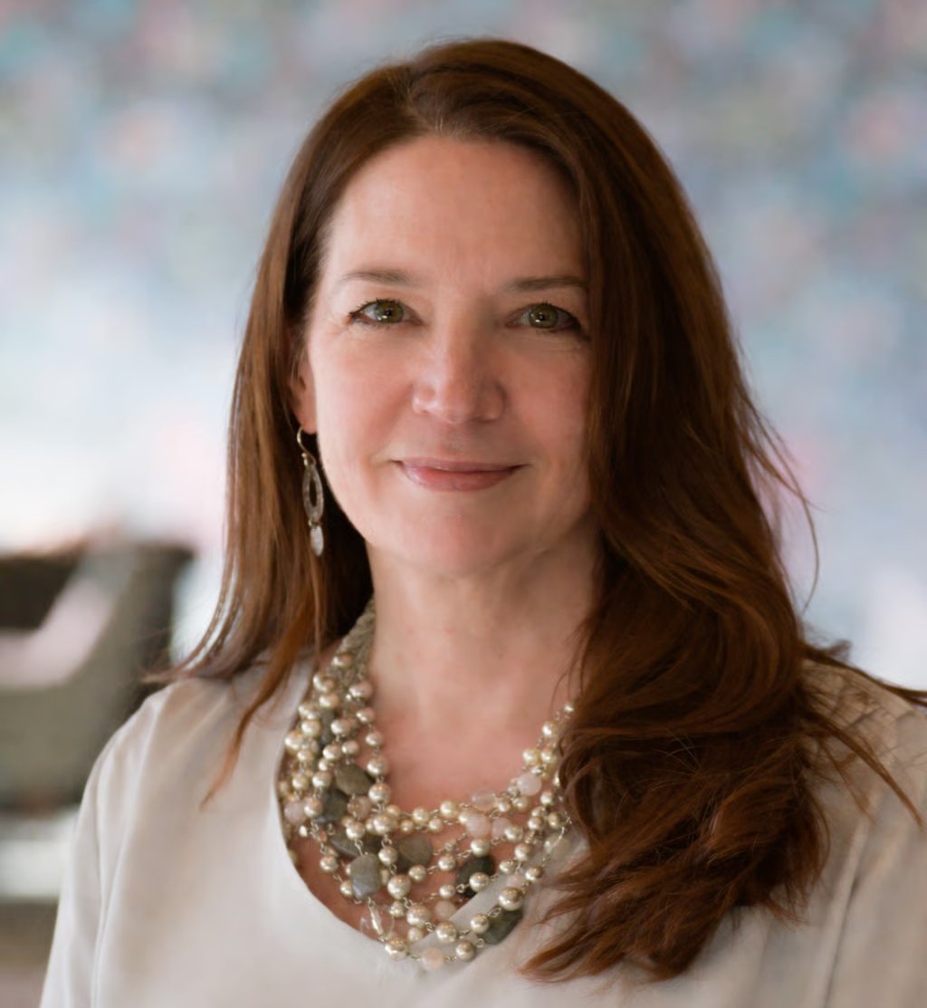 Lynn Plunkett Ricci Winchester, MA Real Estate Agent Headshot
