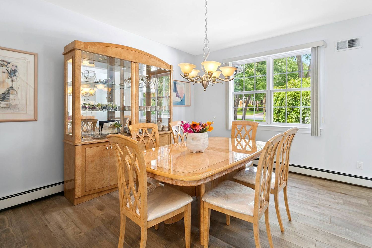 Quogue Elegance in Coveted Southampton Pines