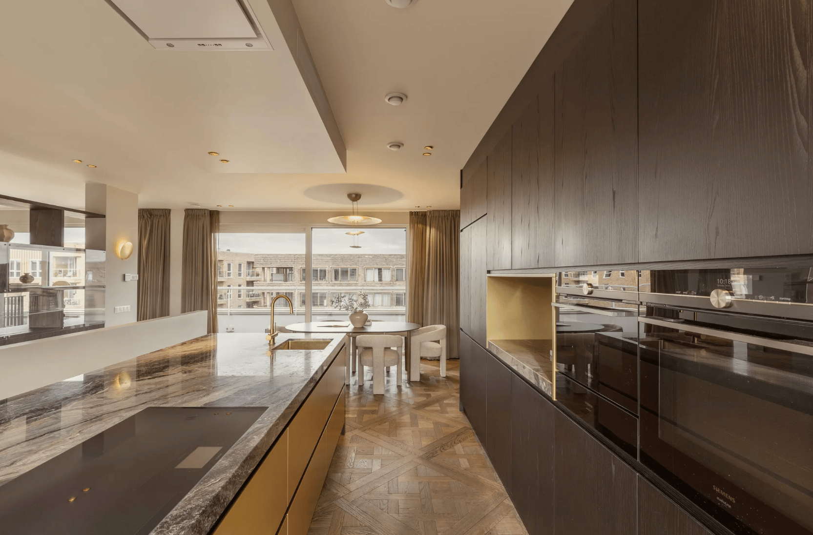 HIGH-END PENTHOUSE