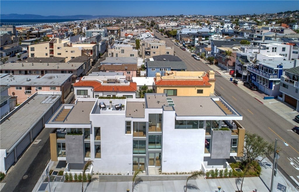 121 2nd St