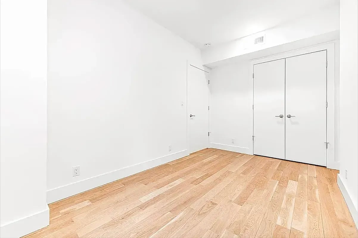 309 W 50th Street #4R
