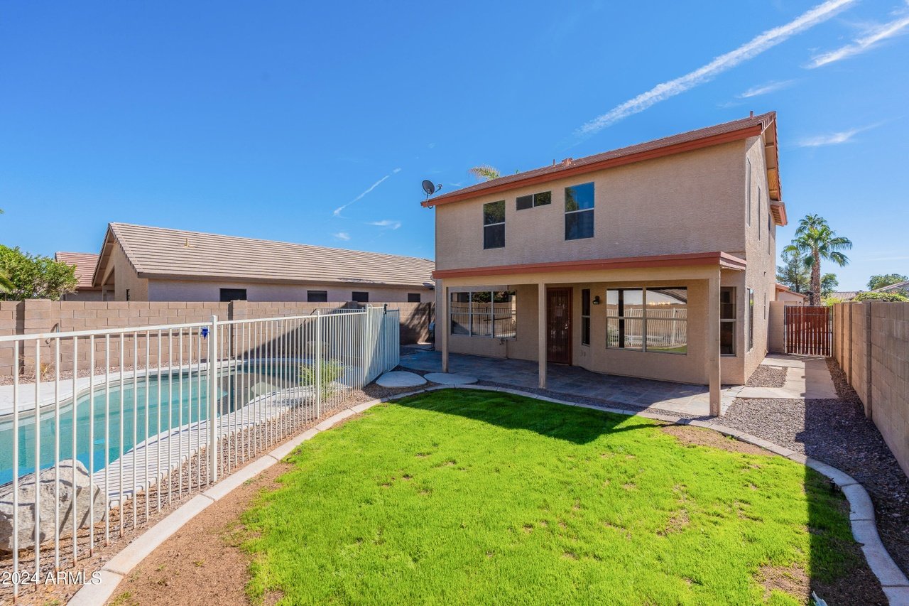 2222 E Arabian Dr