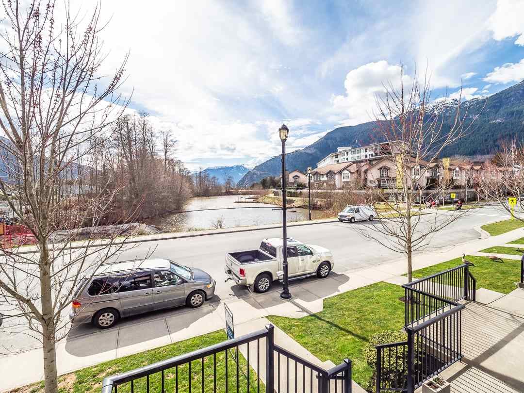 1261 Main St, #8