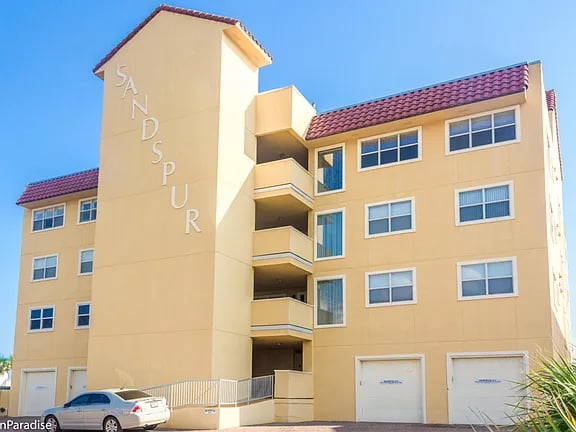 261 Sandtrap Rd, #3W-301