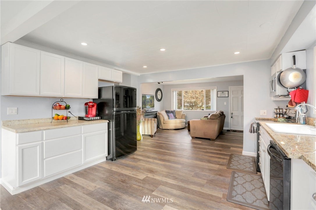 724 Center Rd