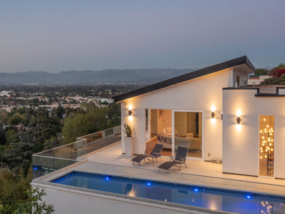 14893 Round Valley Dr, Los Angeles, CA 91403