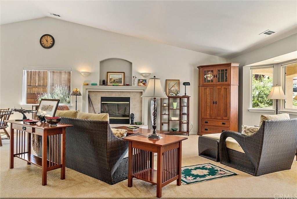 195 Martha Ln