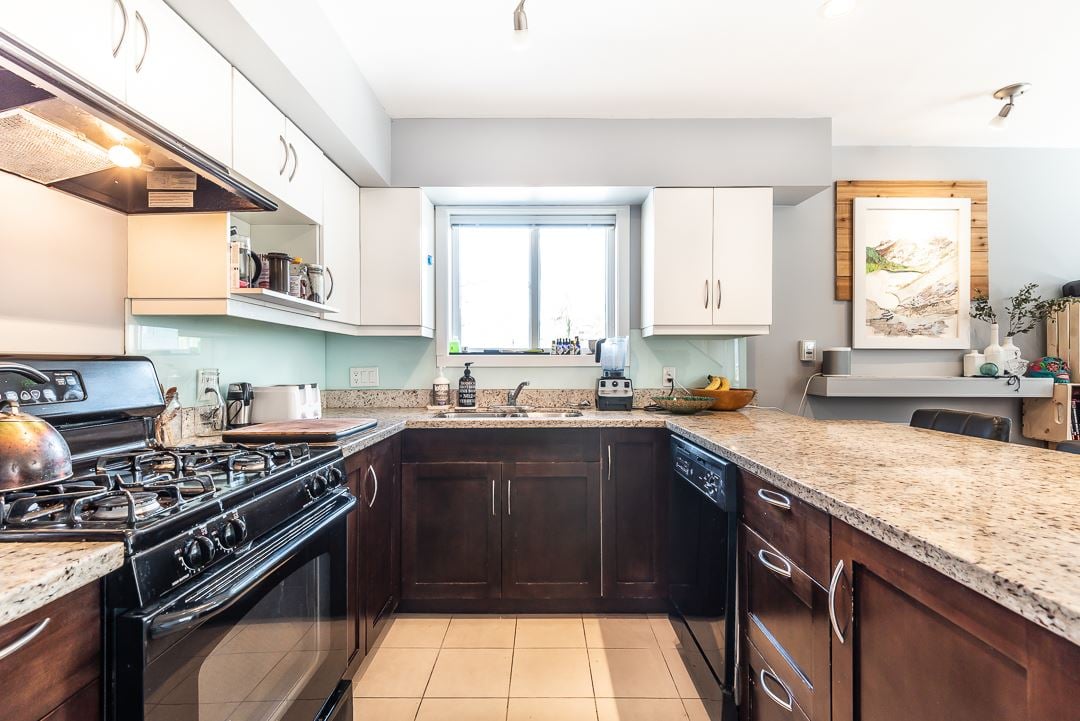 1261 Main St, #8