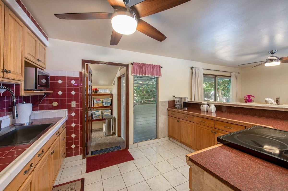 62-3283-A Hulukupuna St