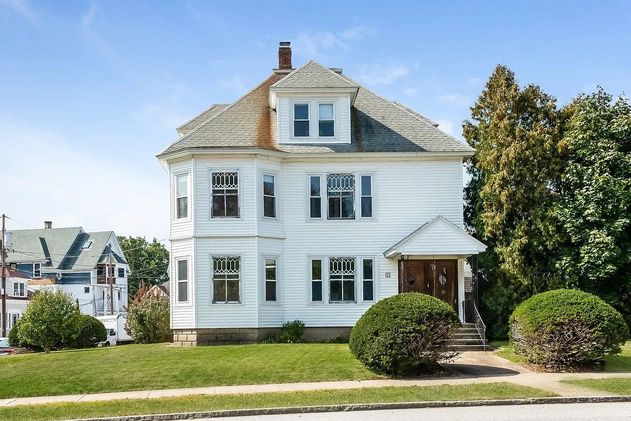 382-384 Coolidge Ave