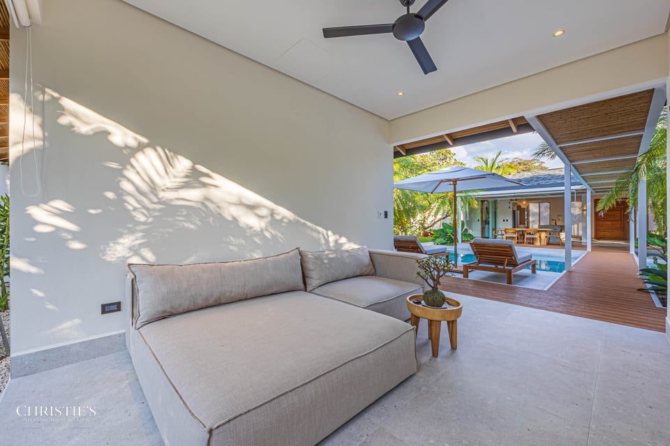 Casa Ohana – Comtemporary Luxury Villa, Steps from the Beach