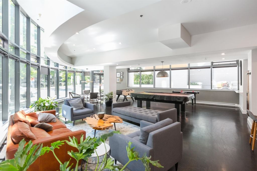 501 Pacific St, #402