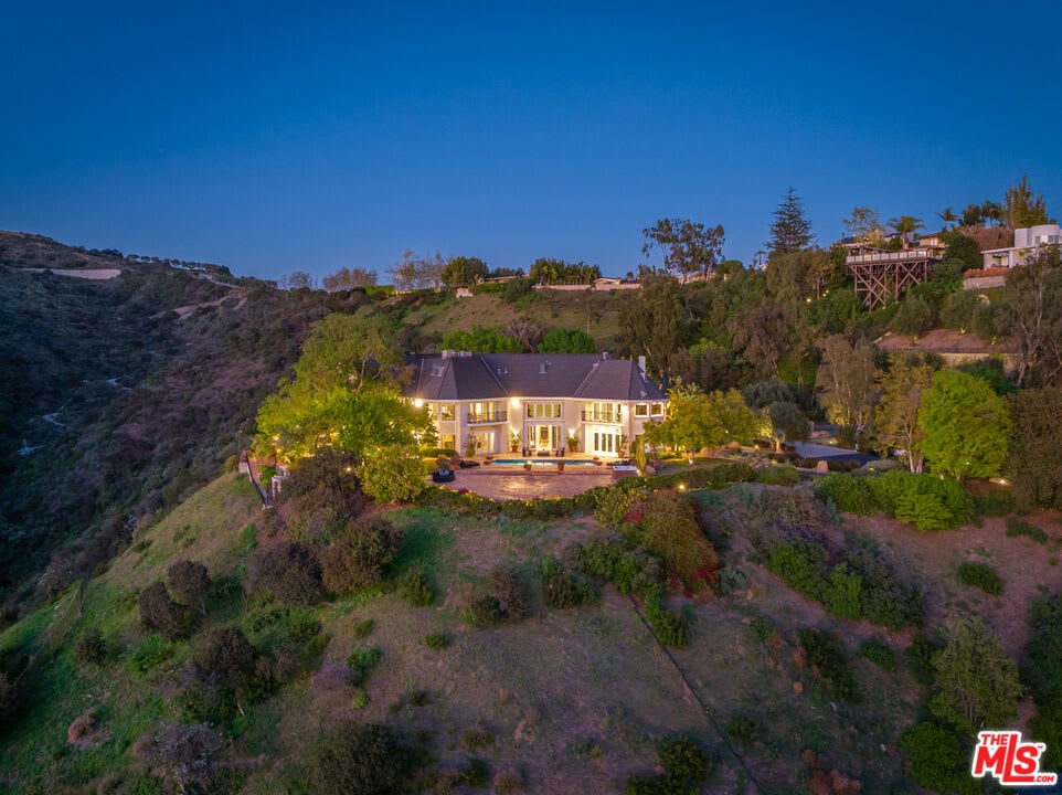 Villa Estate