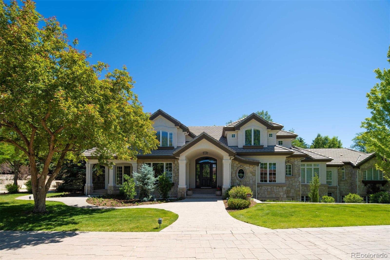 6  Churchill Drive