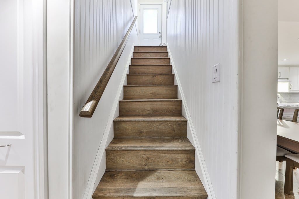 423 Lana Terrace