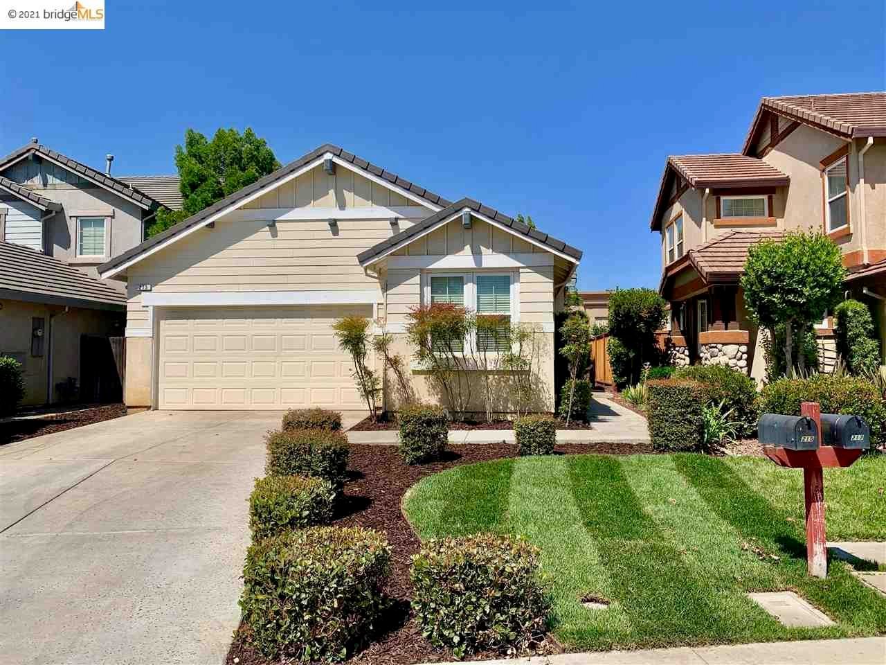 215 Whispering Oaks Ct