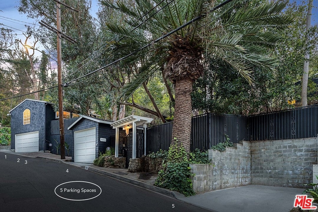 2323 Stanley Hills Dr