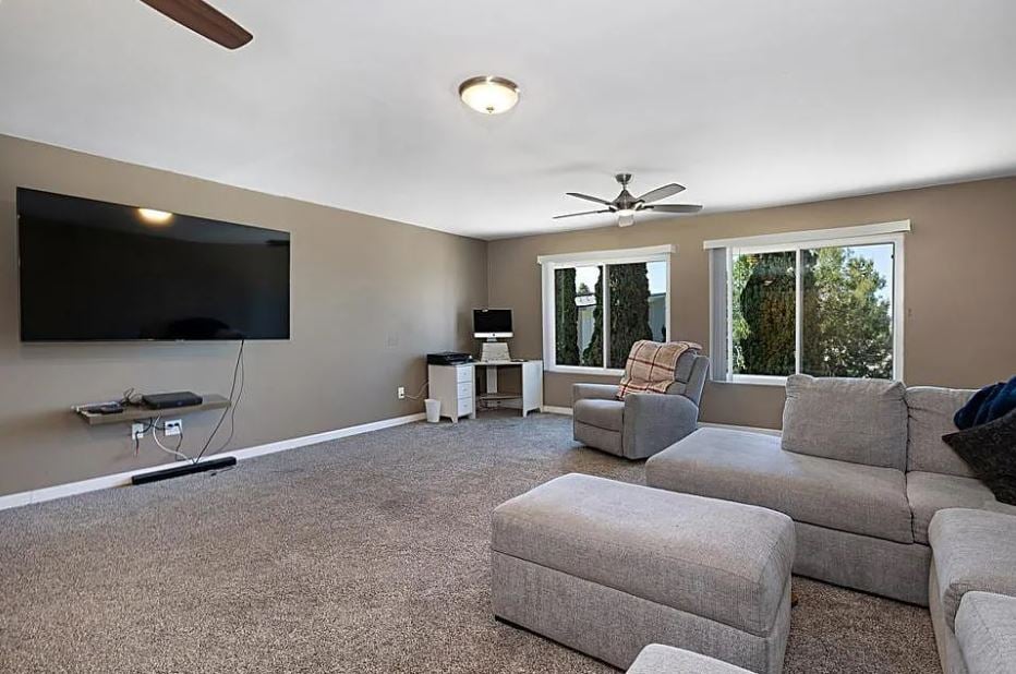 5676  Chateau Dr San Diego, CA