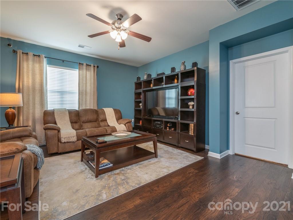 1223 Kent Downs Ave #62