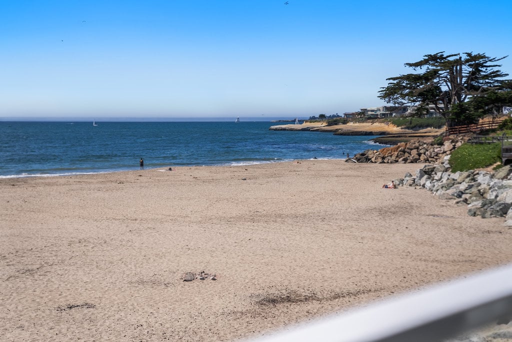 2-2130 E Cliff Dr. #2D