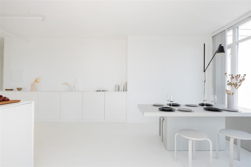 480 Robson St, #1405