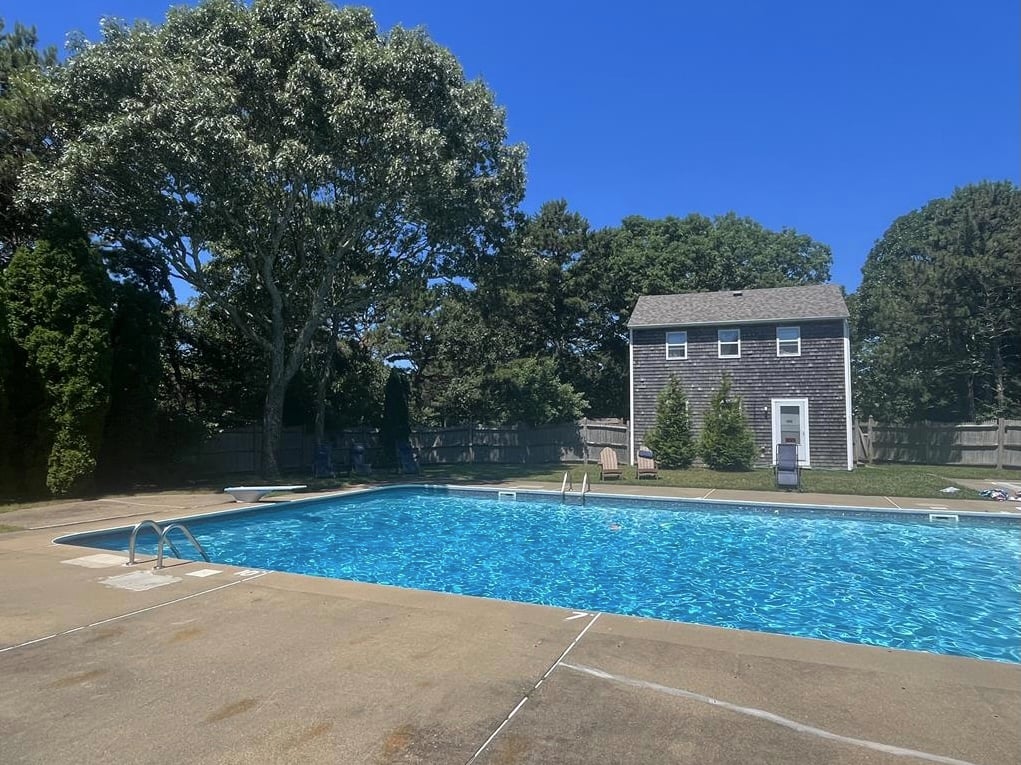 225 Great Plains Rd