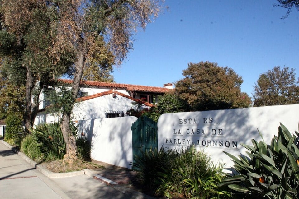 Casa de Parley Johnson entrance and Spanish-style architecture in Downey