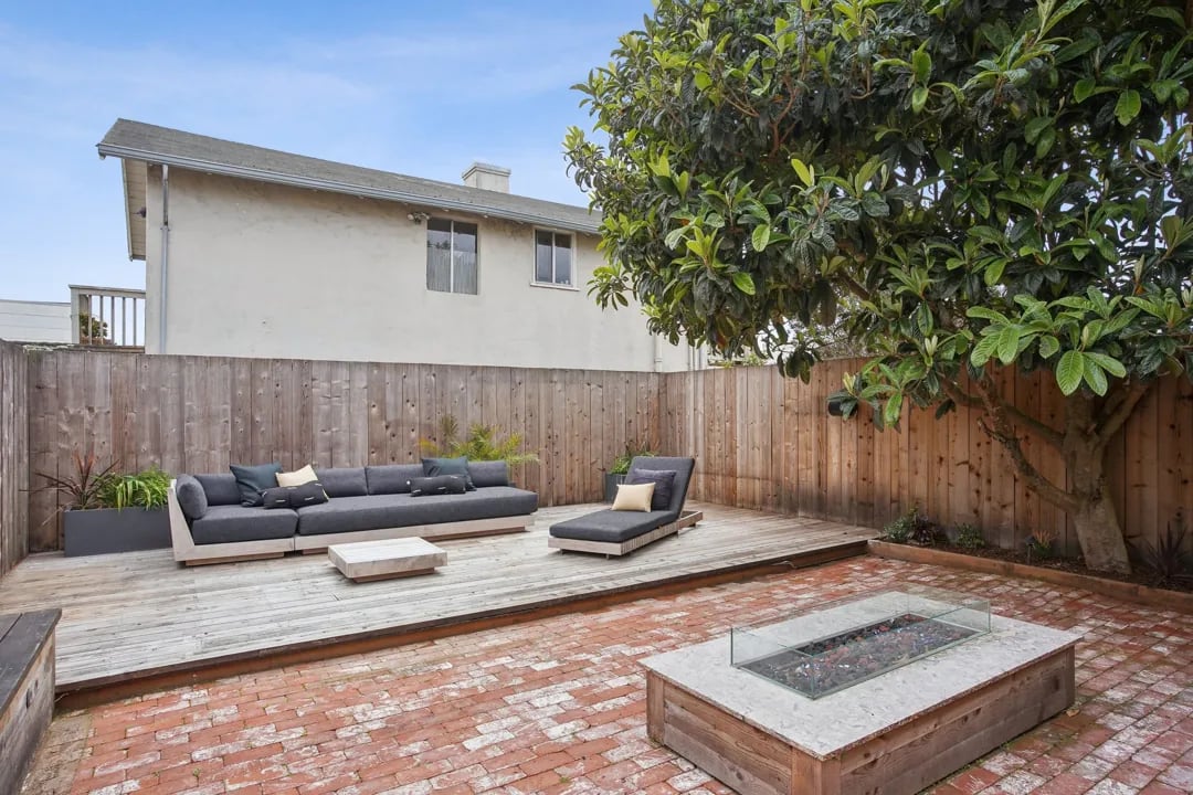 3525 Cabrillo Street — living area
