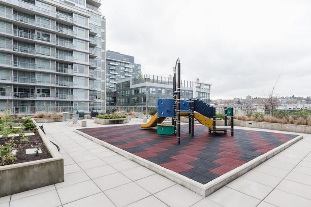 1708 Columbia St #1106