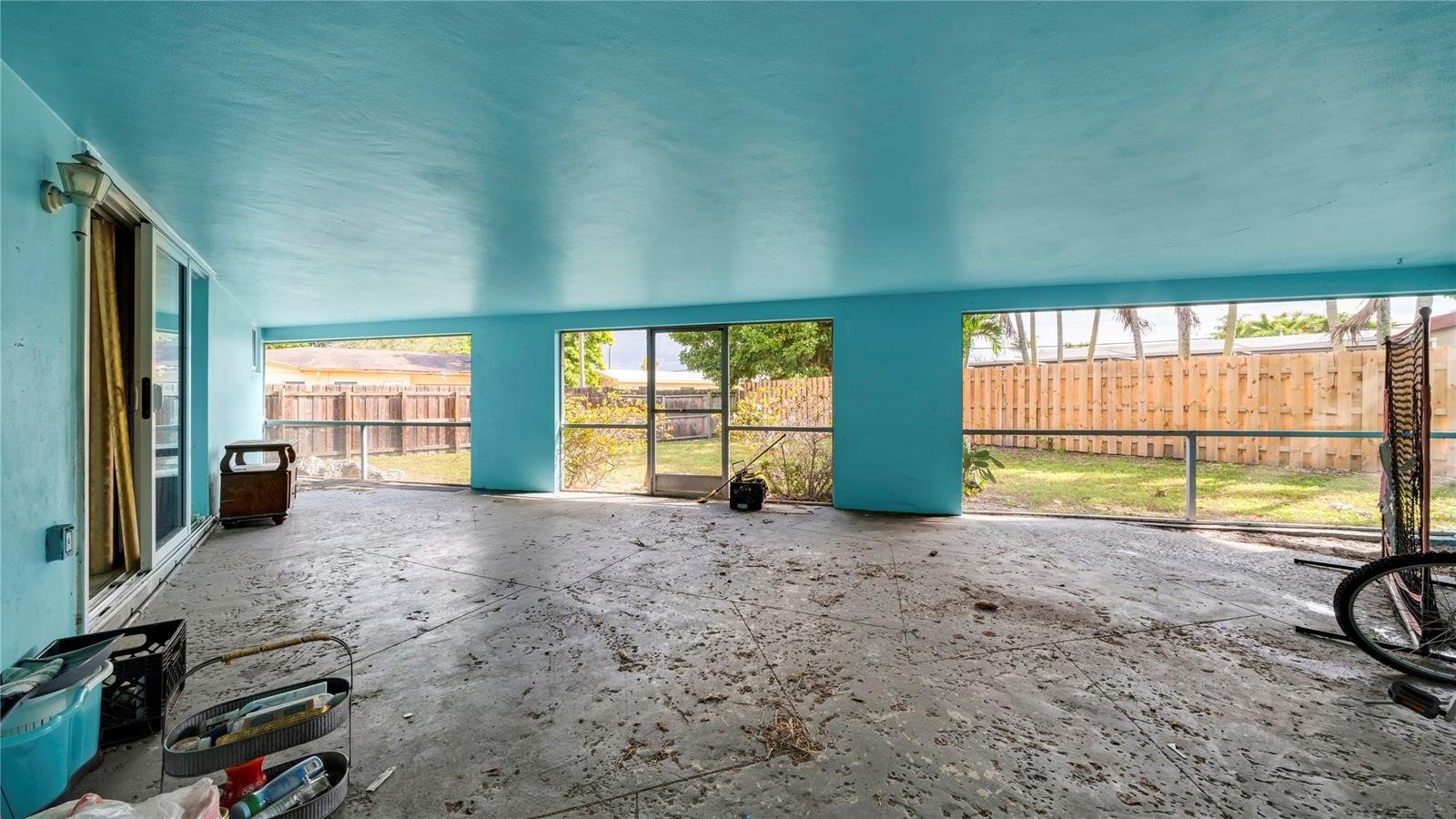 3700 NW 25th St