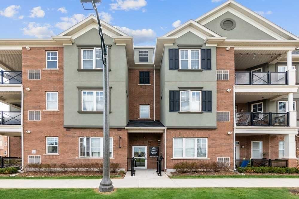 2 bedroom stacked townhouse in Oakville's Uptown Core