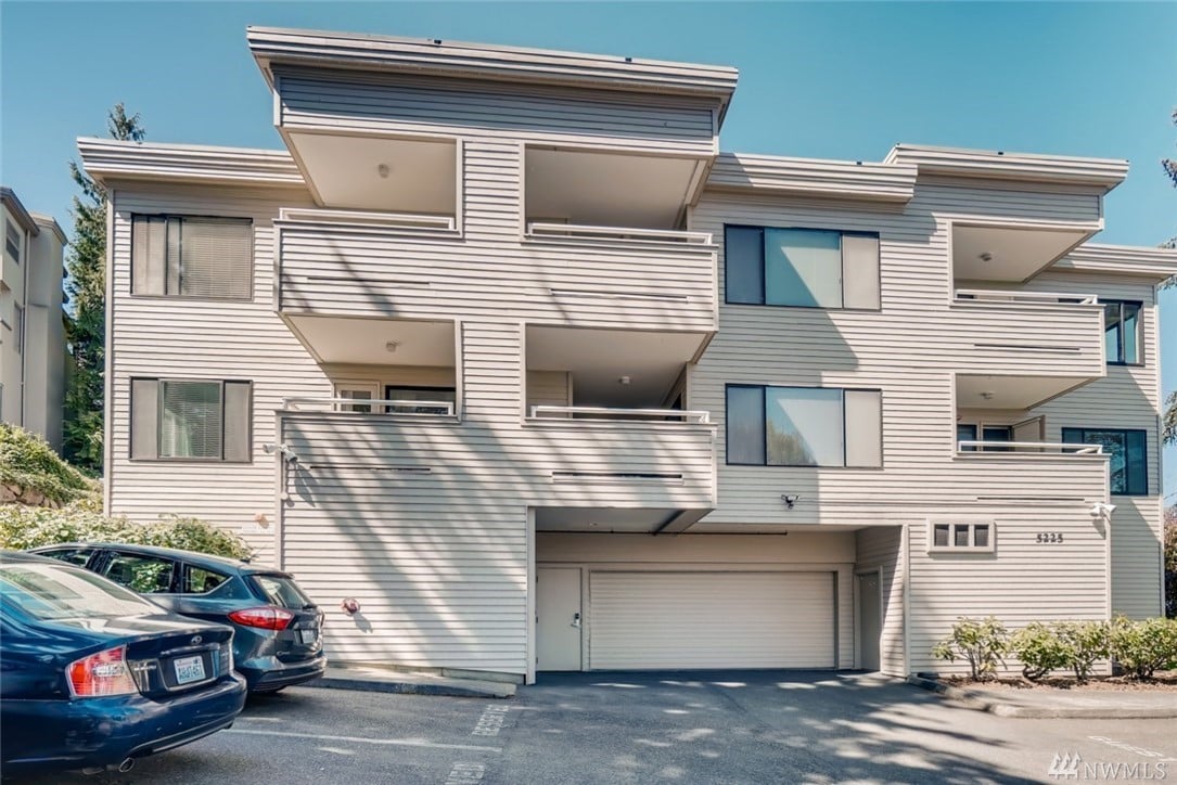 5225 50th Ave NE #108