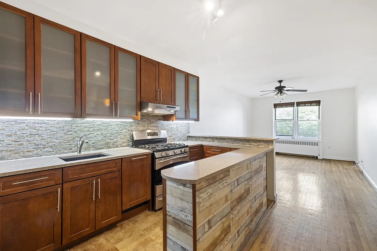 300 W 53rd St #3D