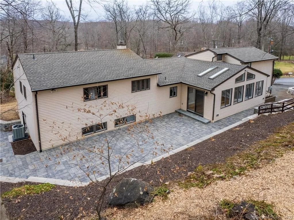 39 Sugarloaf Mountain Rd