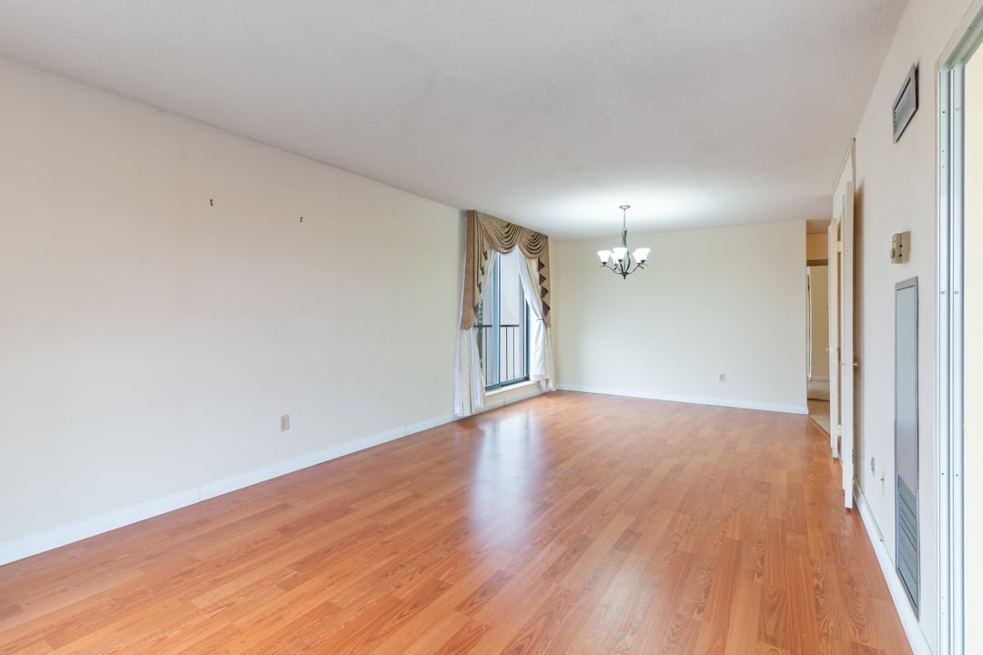 40 Harding Blvd #604