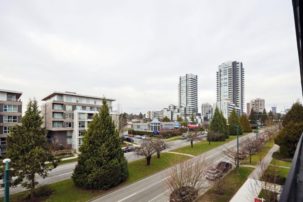 7638 Cambie St, #404