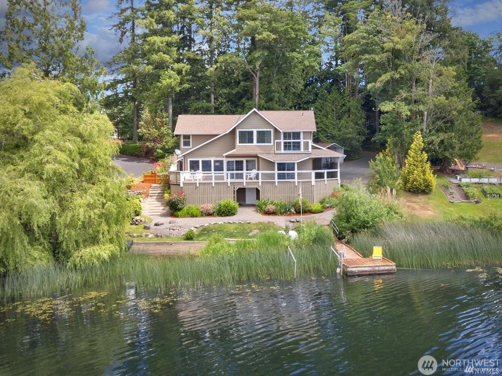 6813 Kitsap Way