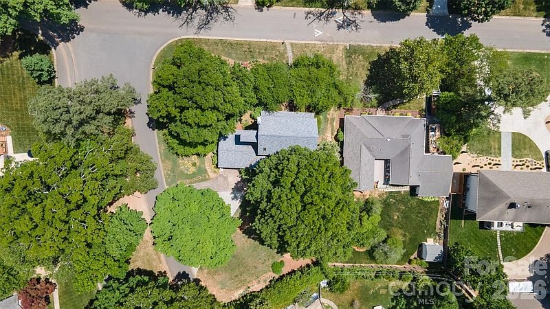 5335 Lansing Dr