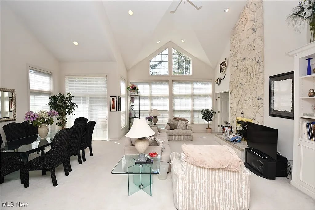 410 W Glengary Cir