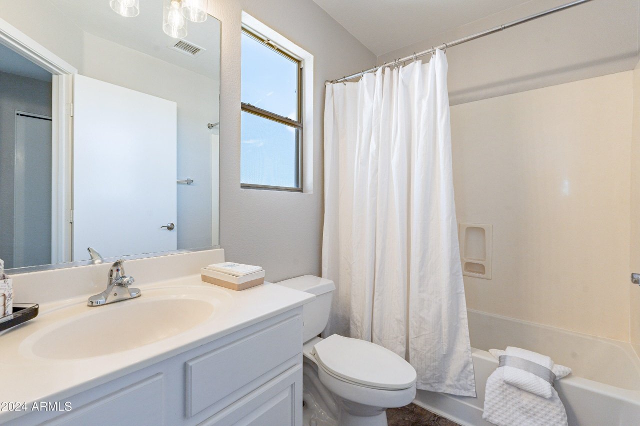 2222 E Arabian Dr