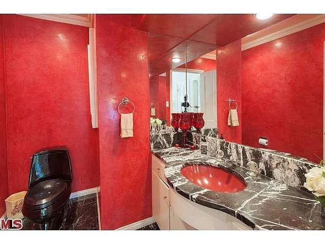 1142 San Ysidro Dr