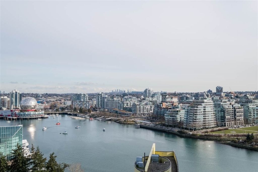 33 Smithe St, #2203