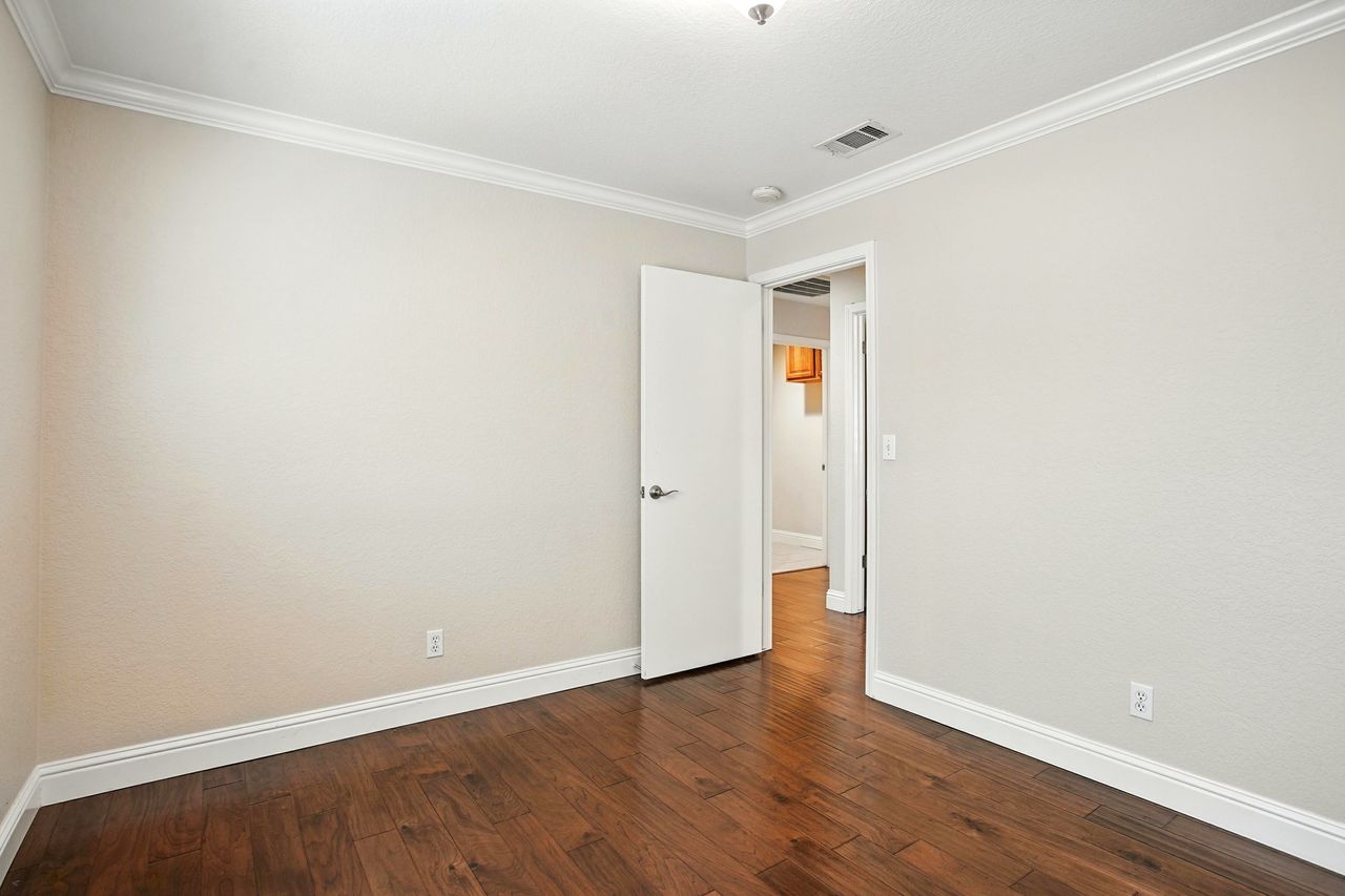 Great Custom Home in Galt! 