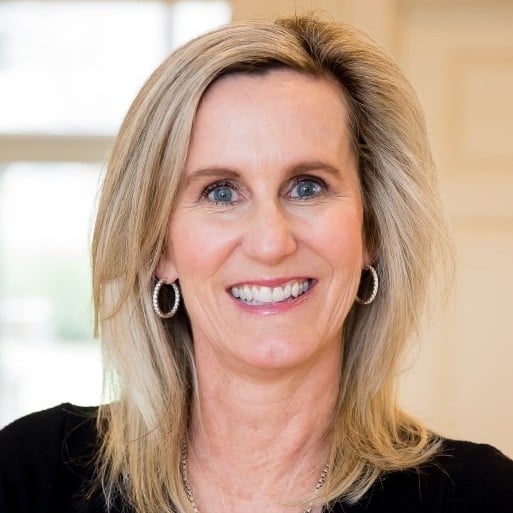 Sandy Pawlyszyn Bloomington, MN Real Estate Agent Headshot