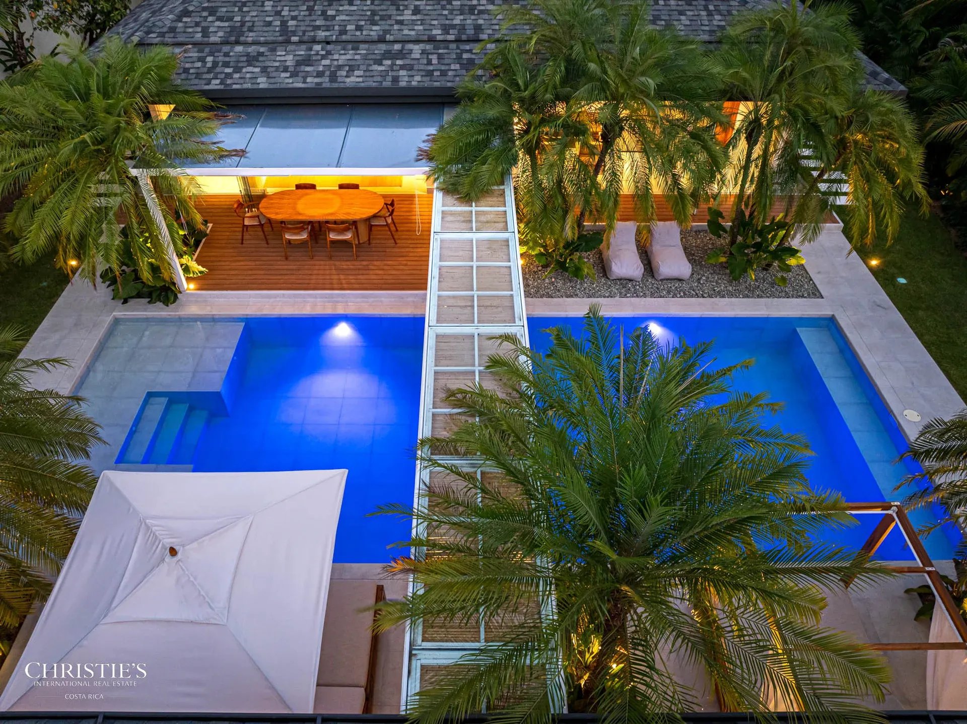 Casa Ohana – Comtemporary Luxury Villa, Steps from the Beach
